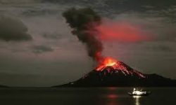 3.5 Gunung Krakatau Indonesia | Buliran.com