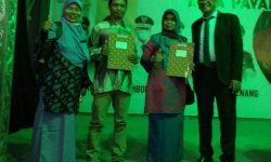 Feni Efendi, Terima Penghargaan Dari Pemko Payakumbuh Dan Denai Tv