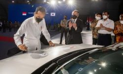 Mobil Listrik Pertama Made In Indonesia Diluncurkan